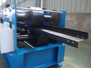 Máquina perfiladeira de viga metálica em perfil Z